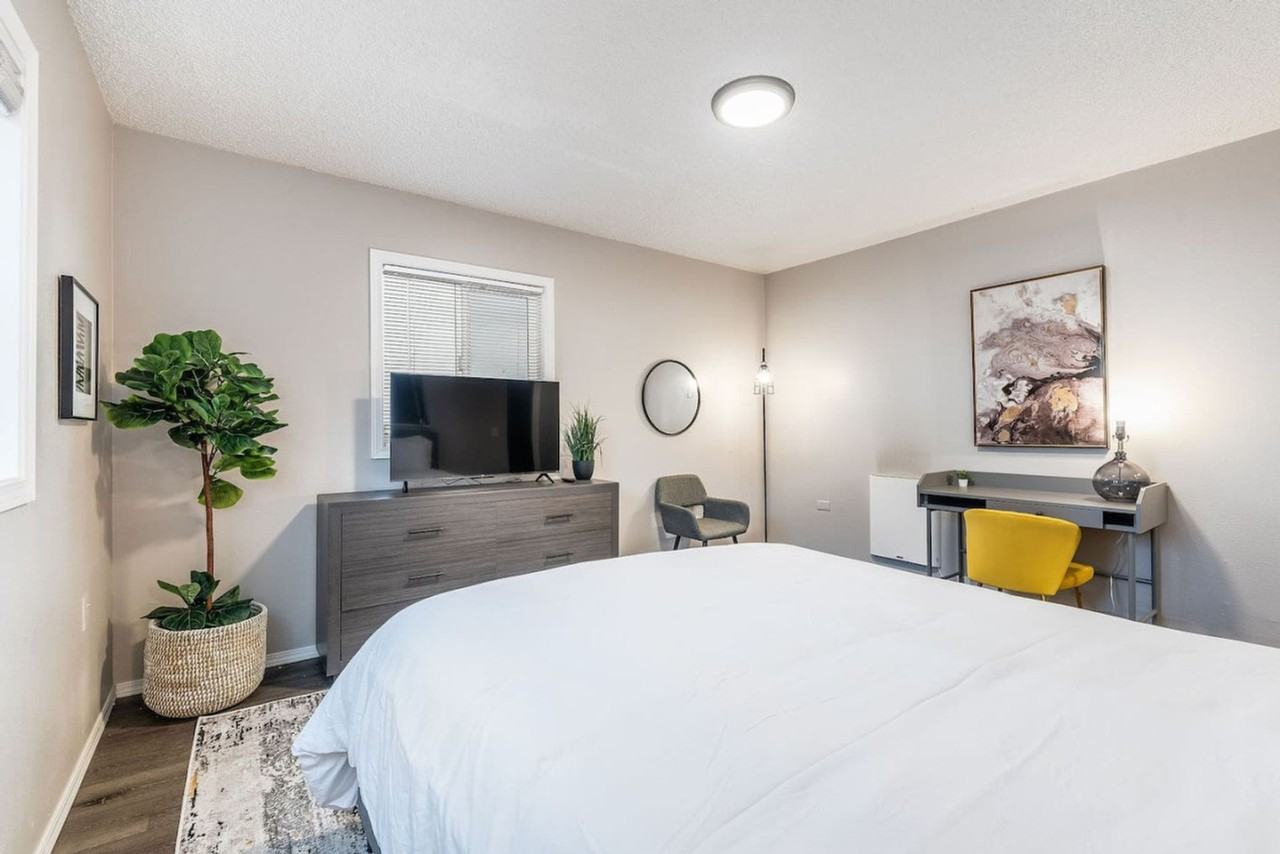 1805 Yakima Ave #1045869P - Photo 3 of 20