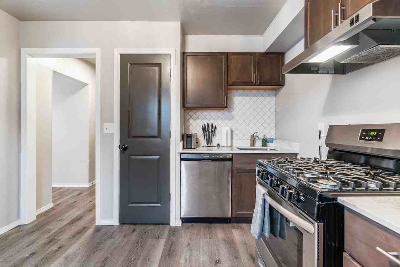 1805 Yakima Ave #1045869P - Photo 4 of 20