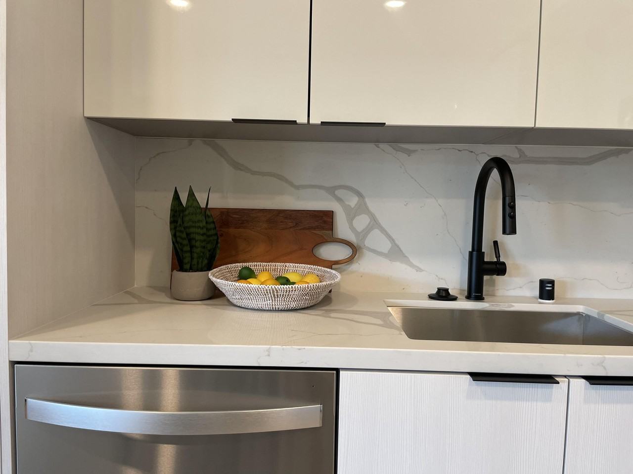 401 Cypress Ave #1073124P - Photo 3 of 8