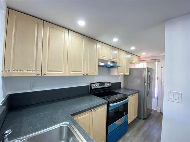 9210 Fontainebleau Boulevard #210 - Photo 3 of 20