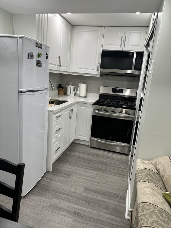 Aylesworth Ave & Haslam St - Photo 5 of 7