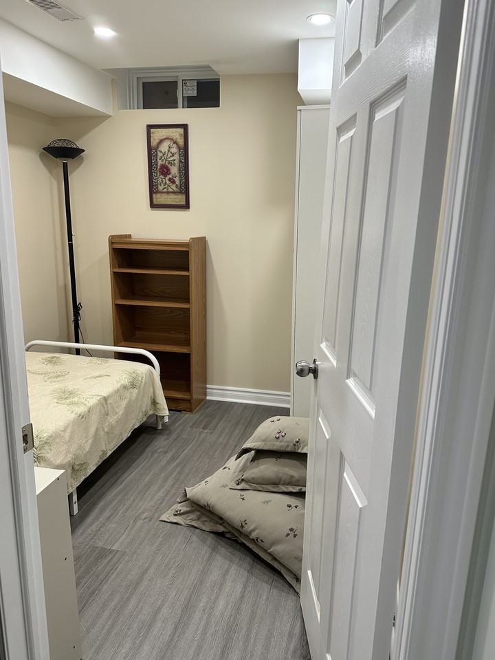 Aylesworth Ave & Haslam St - Photo 3 of 7