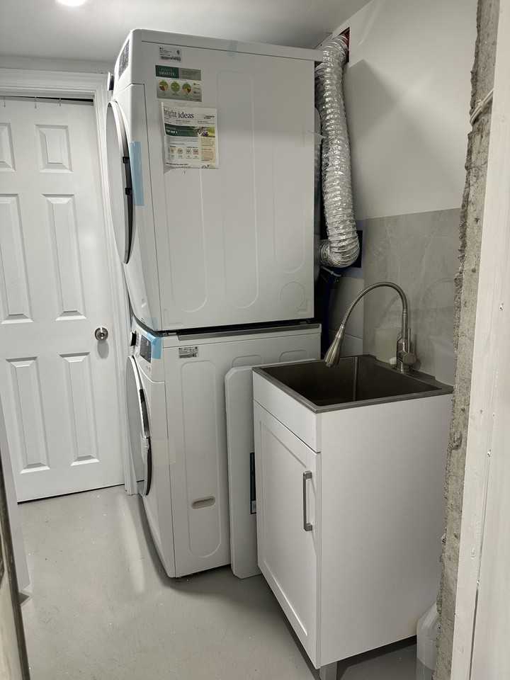 Aylesworth Ave & Haslam St - Photo 4 of 7