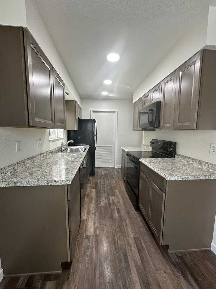 1025 Cedar Way #1 - Photo 6 of 9