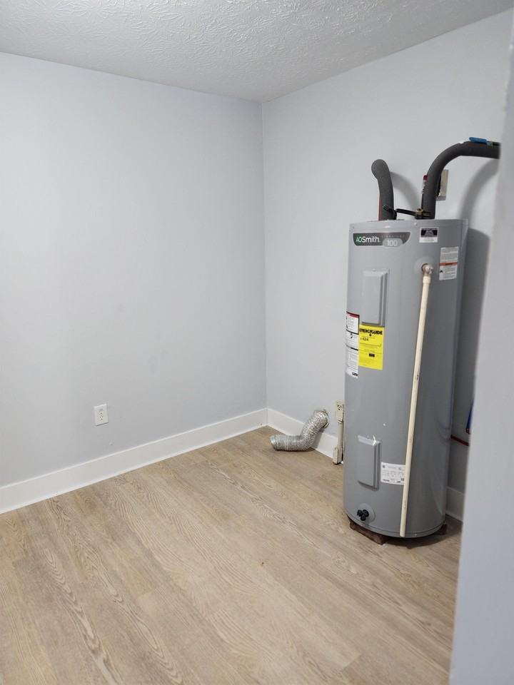 213 Starlight Dr - Photo 4 of 48