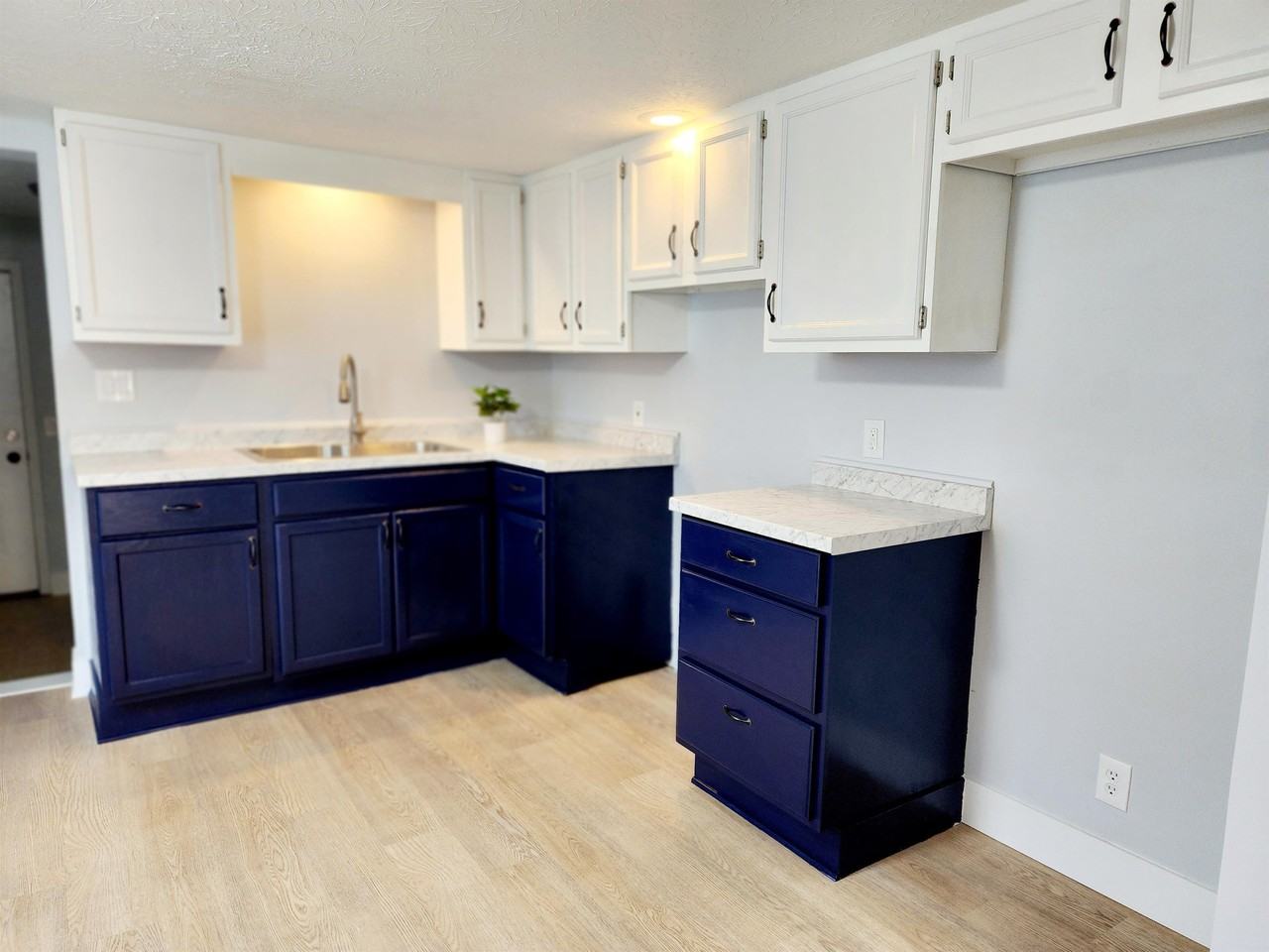 213 Starlight Dr - Photo 4 of 48