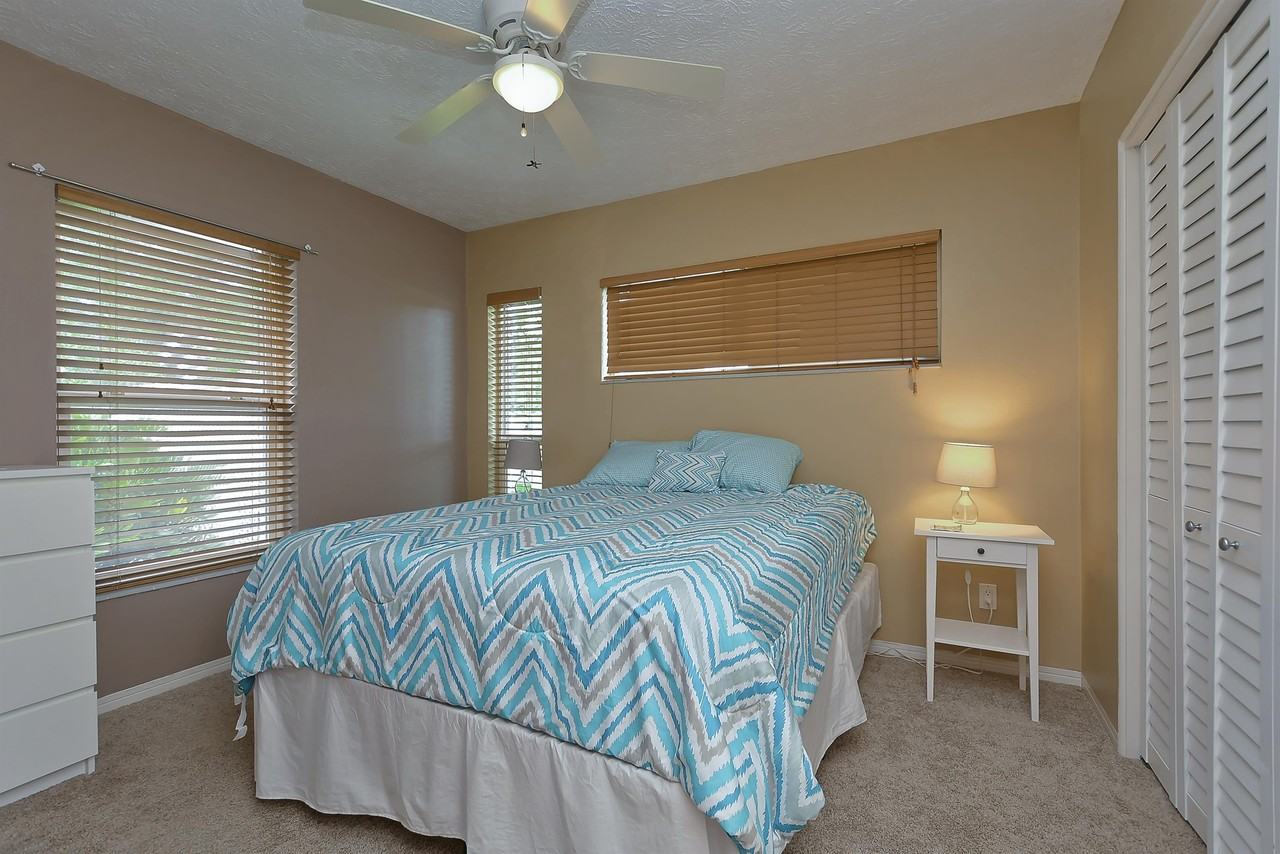 5850 24th Avenue South - Photo 3 of 18