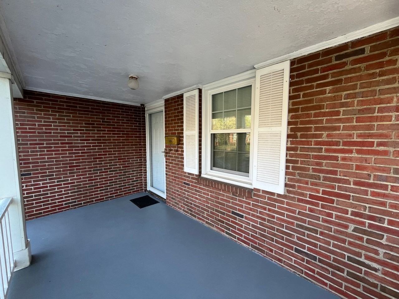 810 Westview Dr - Photo 2 of 23