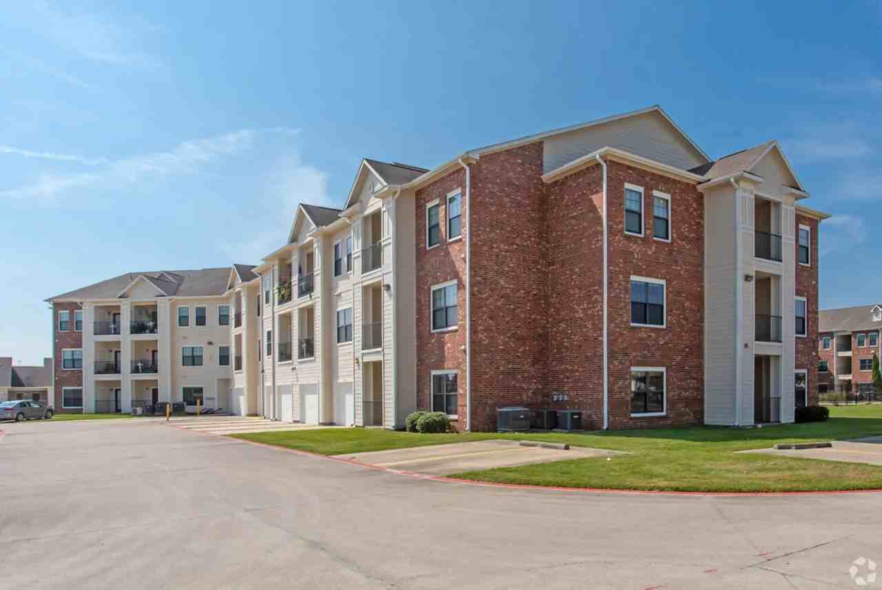 Legacy Senior Housing - Photo 6 of 46