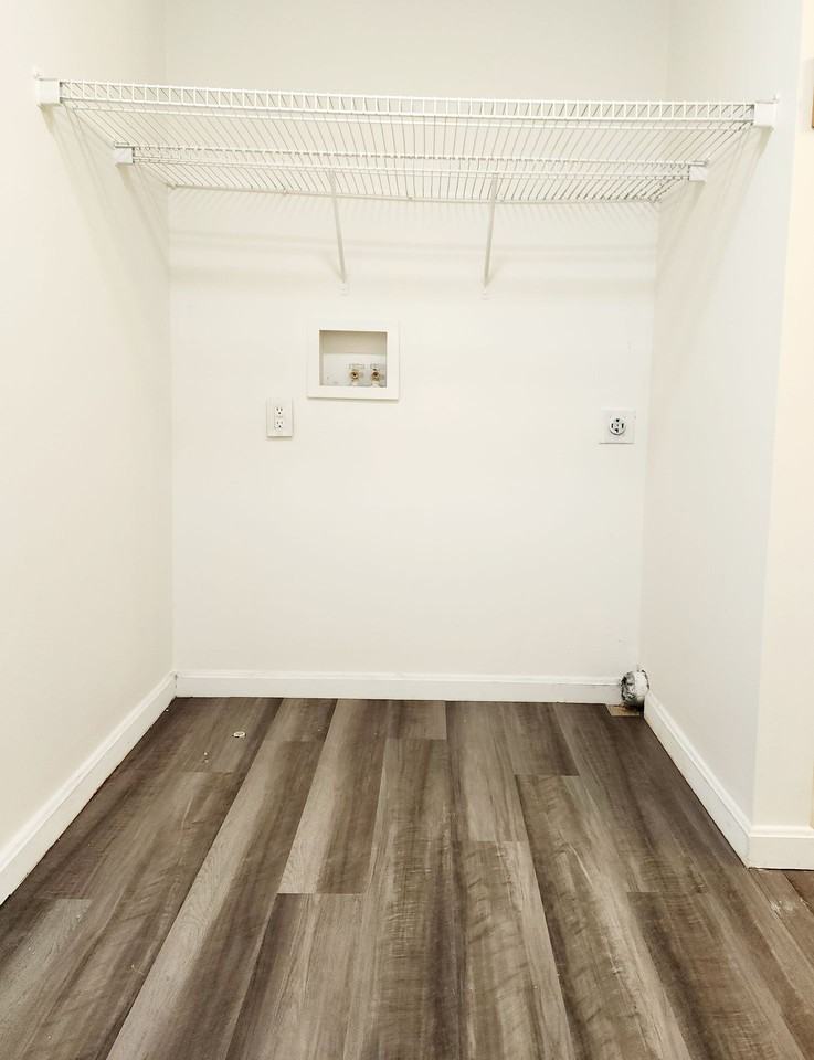 The Residences at Spaulding Place, Large 2 bed 1 bath modern apartment with W/D Hook ups. - Photo 2 of 39