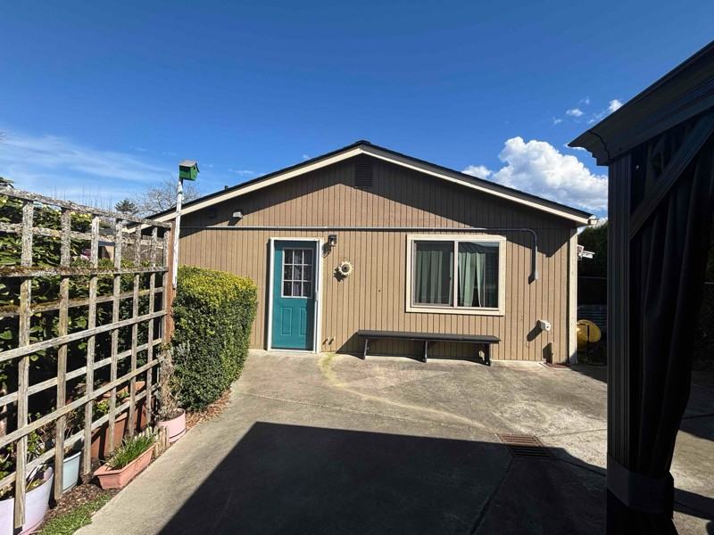 286 N 4th St - Photo 2 of 9