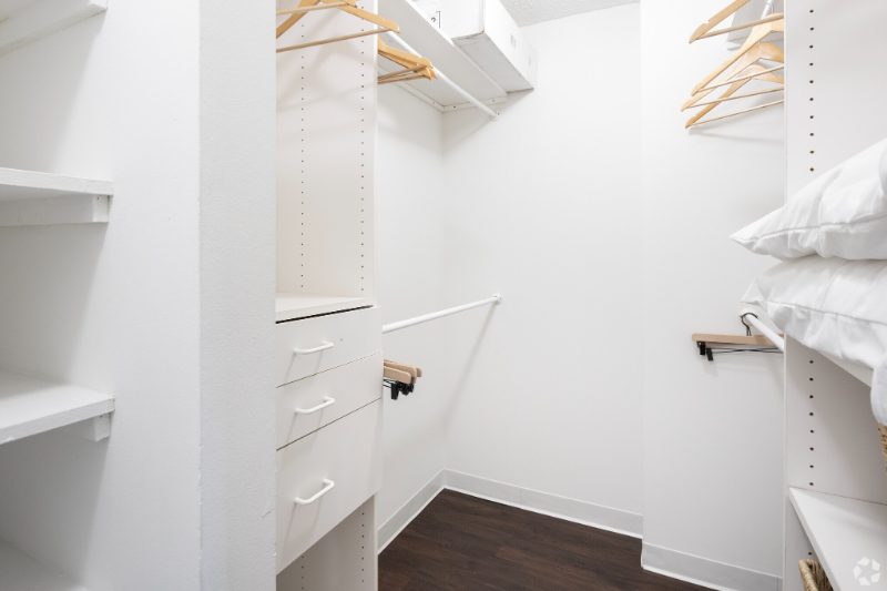 469 E Ohio St #469EOHIO - Photo 5 of 11