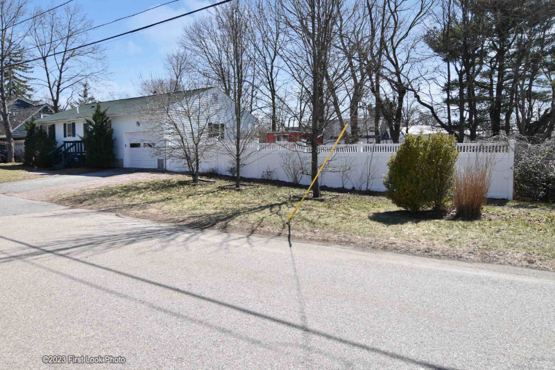 34 Ann Mary Brown Dr - Photo 2 of 20