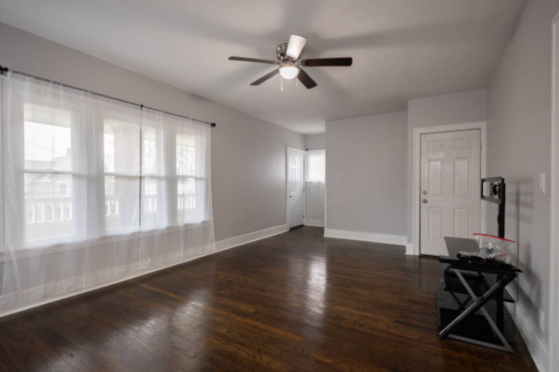 1235 18th St Nw #2 - Photo 3 of 13