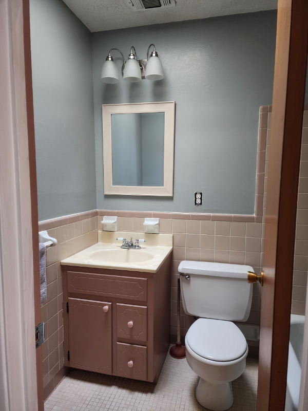 2053 Tomlinson Rd - Photo 2 of 11