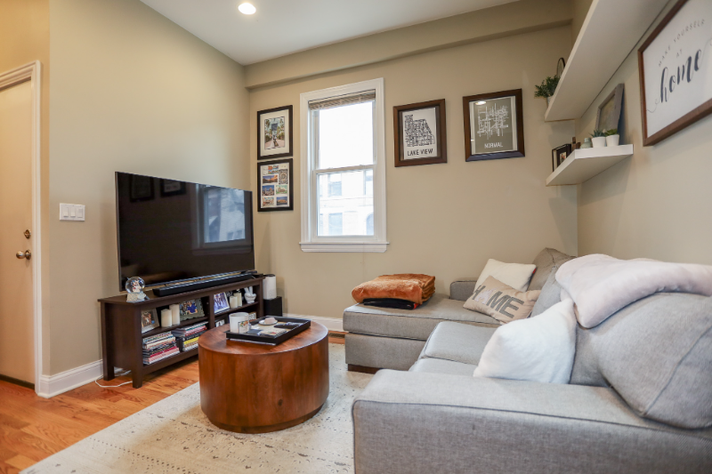 1357 W Barry Ave #CH1 - Photo 5 of 14