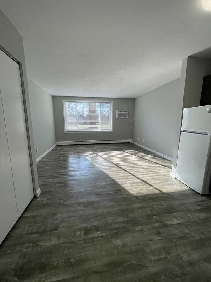 Sunset Landing - Photo 4 of 12