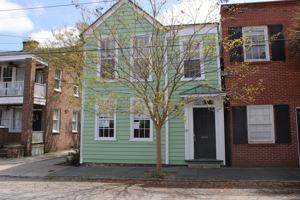 featured image of 137 Wentworth St