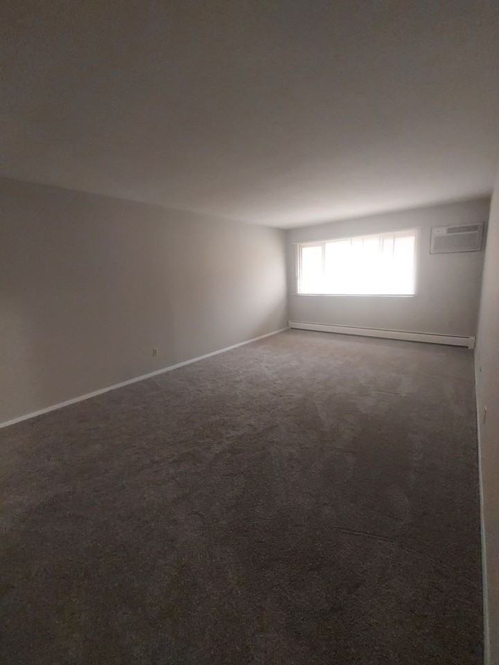 Al new updates in this fantastic Como Park community. - Photo 5 of 9