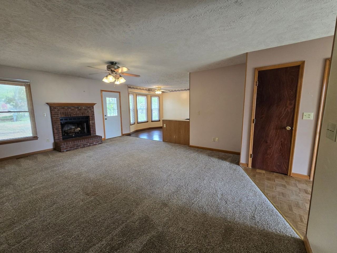 5285 Marvin Dr - Photo 5 of 25