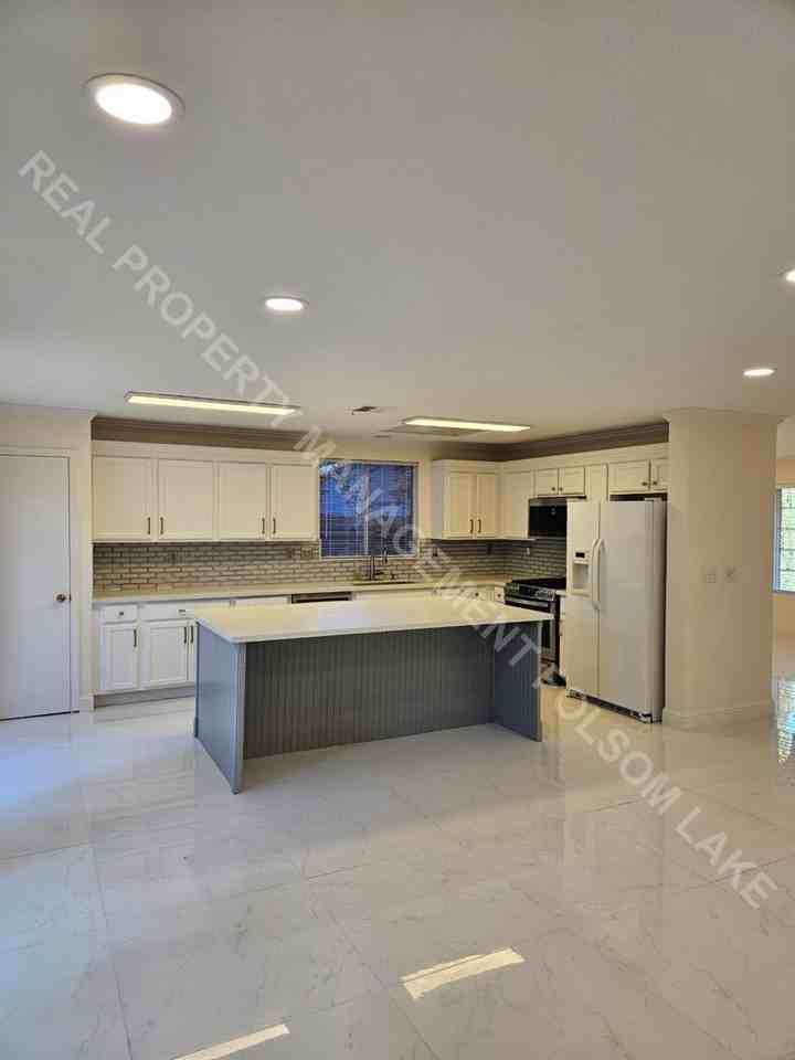 738 Agostini Cir - Photo 5 of 20