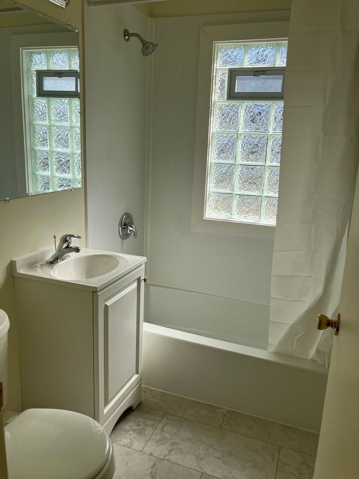 7333 W Lisbon Ave - Photo 3 of 9