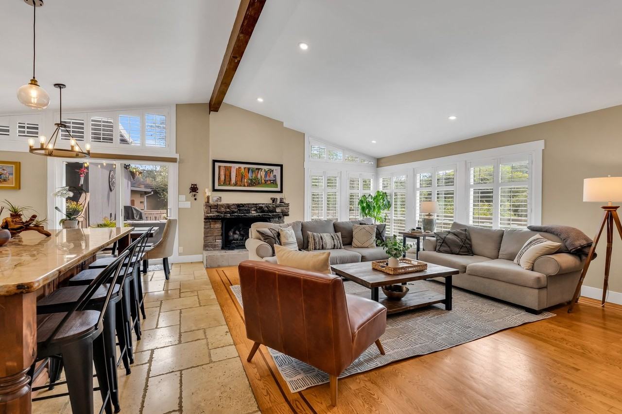 9 Arcangel Ct - Photo 3 of 43