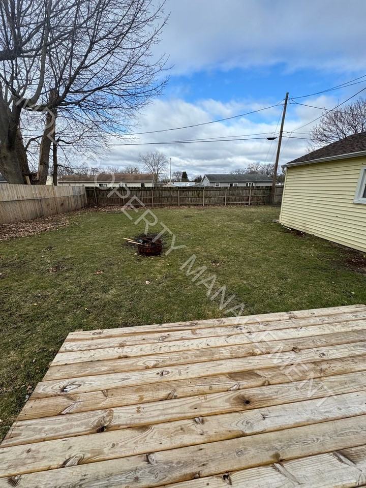 1725 Zauel St - Photo 2 of 10