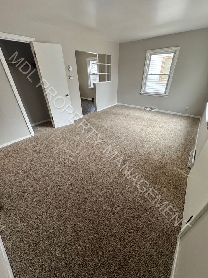 1725 Zauel St - Photo 3 of 10