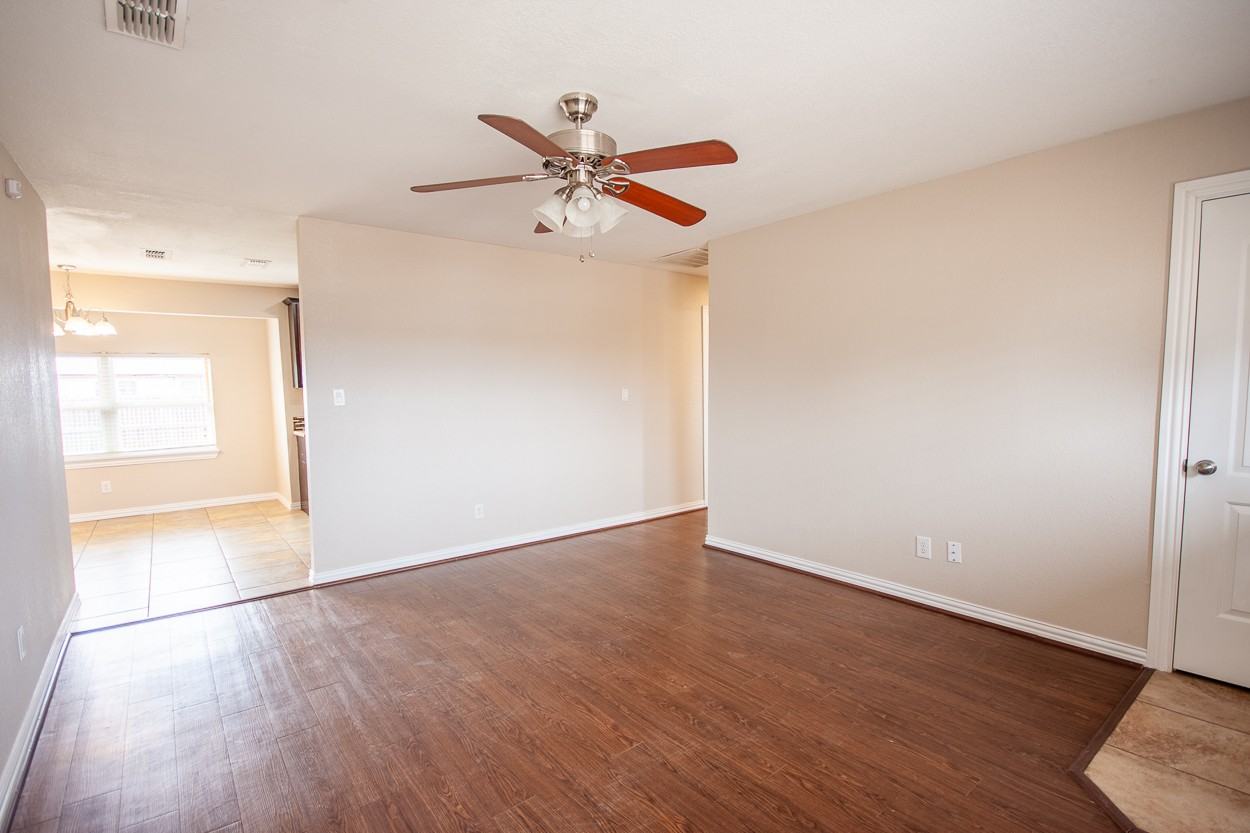 2912 Vohs Pl #NA - Photo 3 of 17