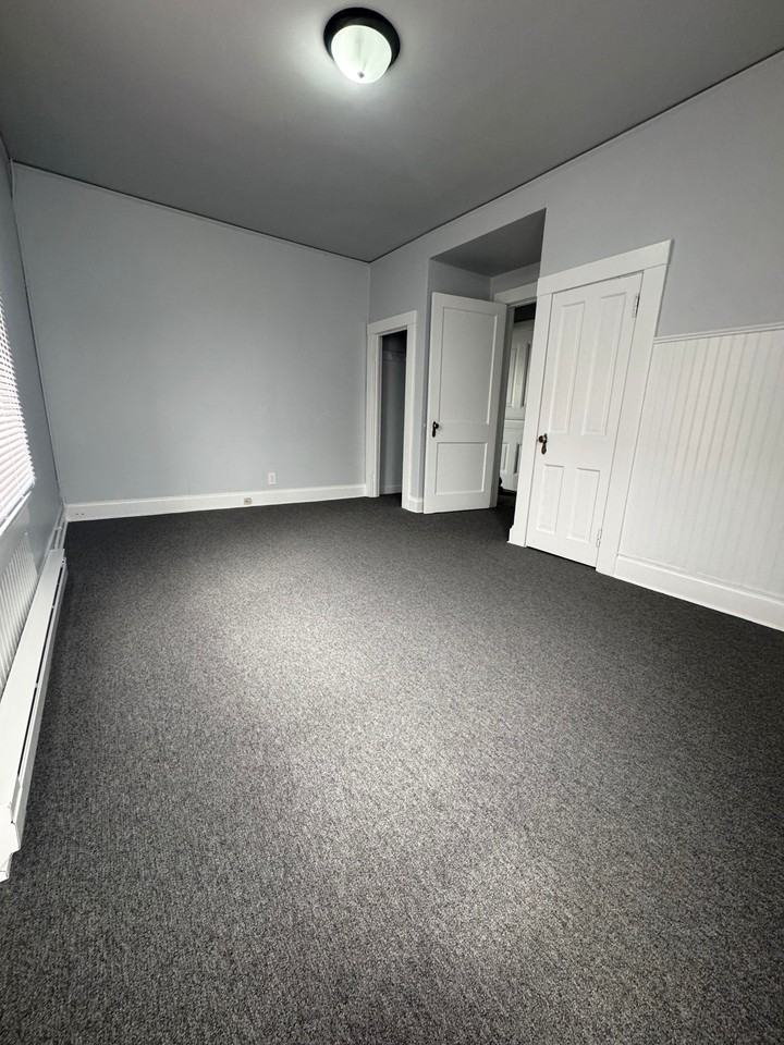 520 Jones St #1-2 - Photo 3 of 7