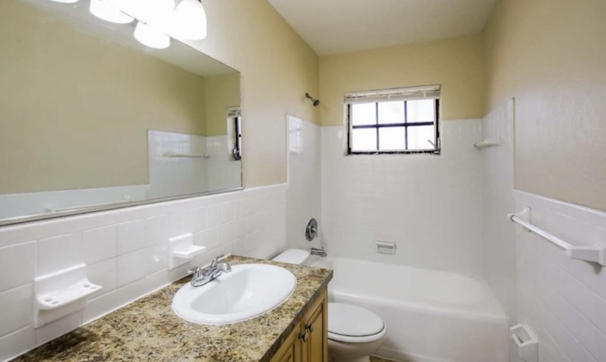 1731 Nw 187th St Unit B #NA - Photo 2 of 7