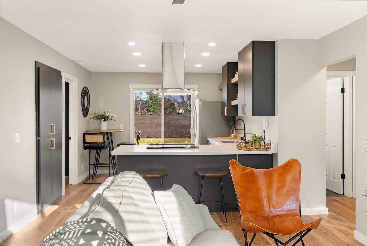 186 E Shasta Ave #5A