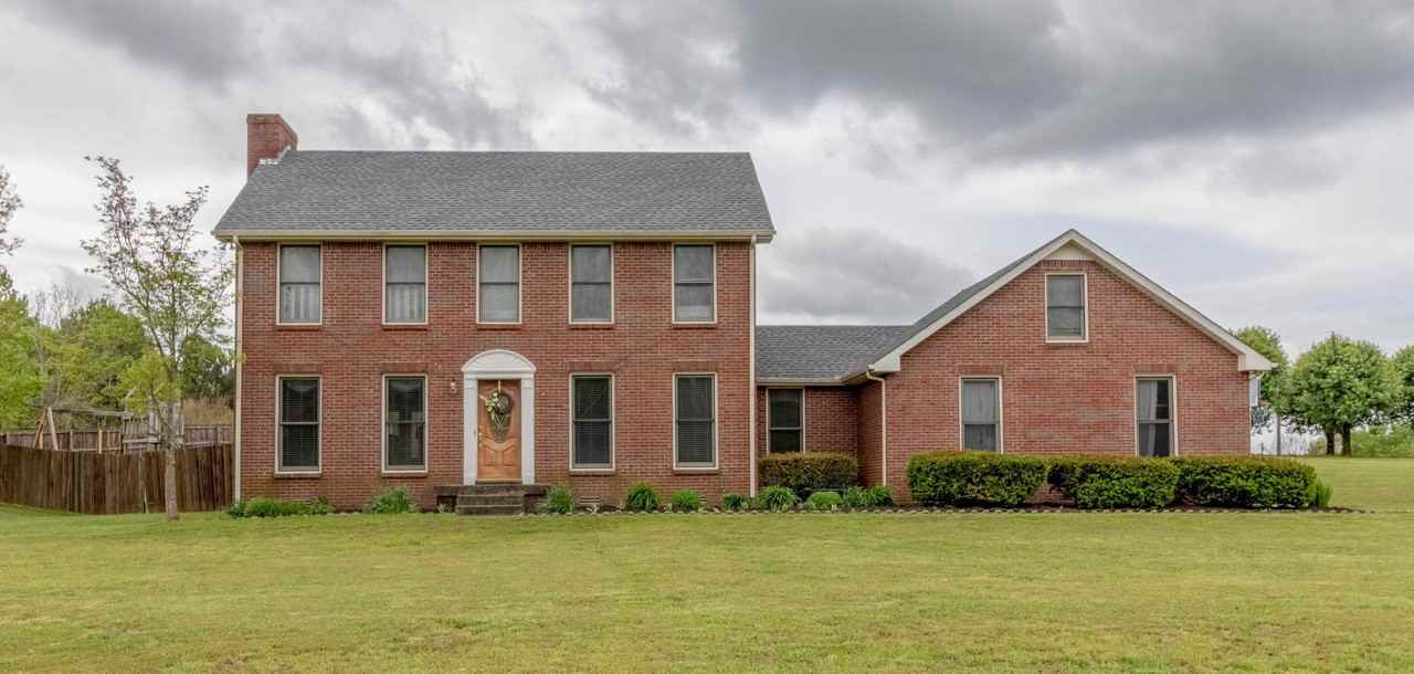 880 Hartman Ct - Photo 3 of 32