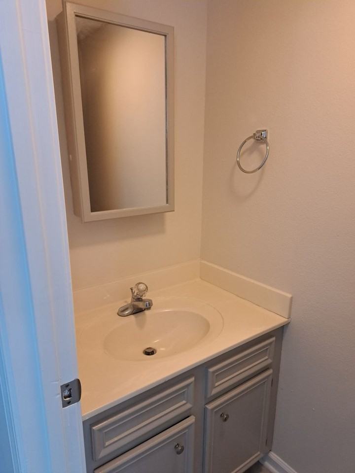 301 E Lake Dr #6 - Photo 4 of 8