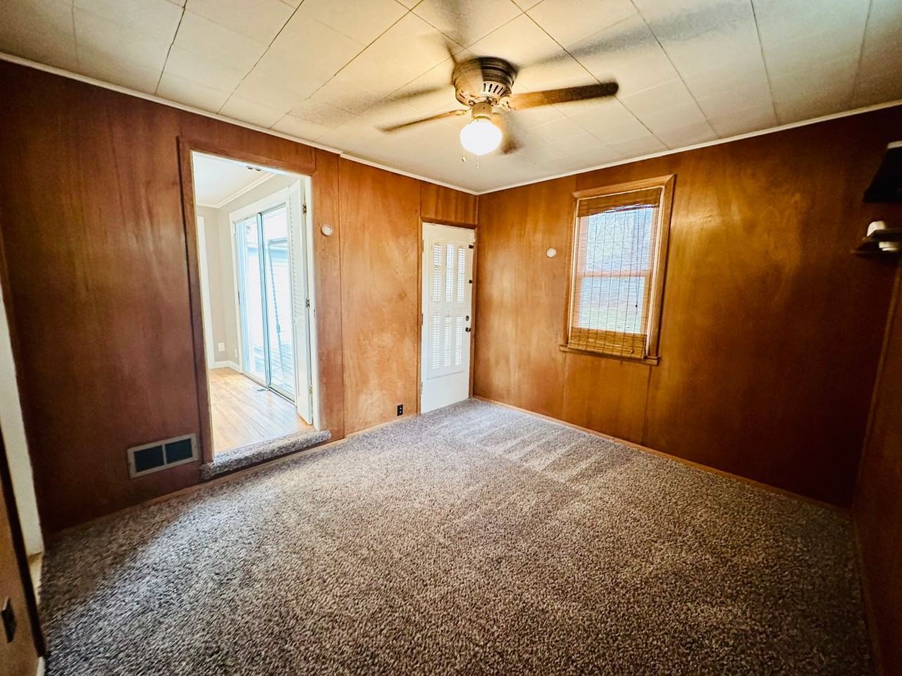 7047 Linden St - Photo 7 of 24