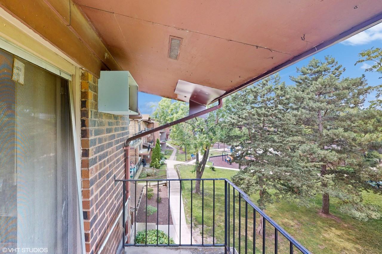 2504 Waterbury - Photo 4 of 31