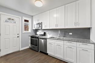 Beautifully upgraded 3 bedrooms - Photo 1 of 1