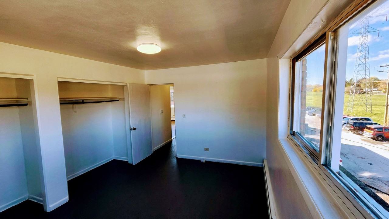 2100 Williamsburg Dr - Photo 6 of 12