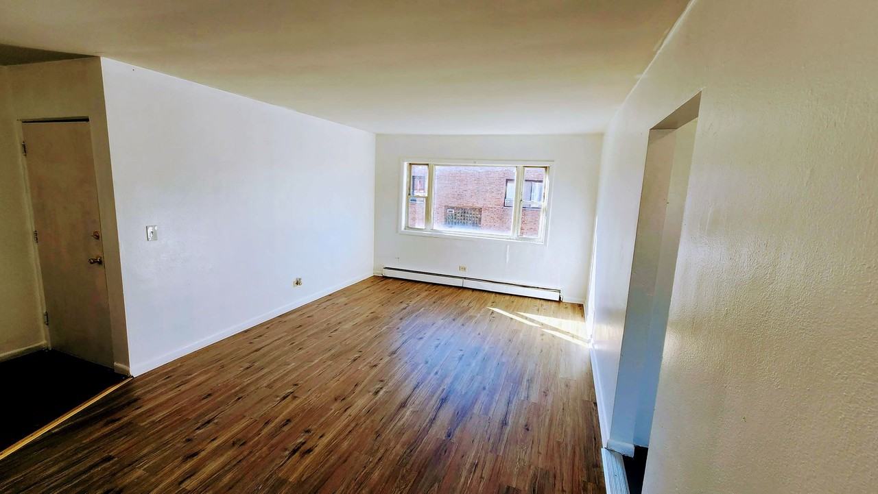 2100 Williamsburg Dr - Photo 7 of 12