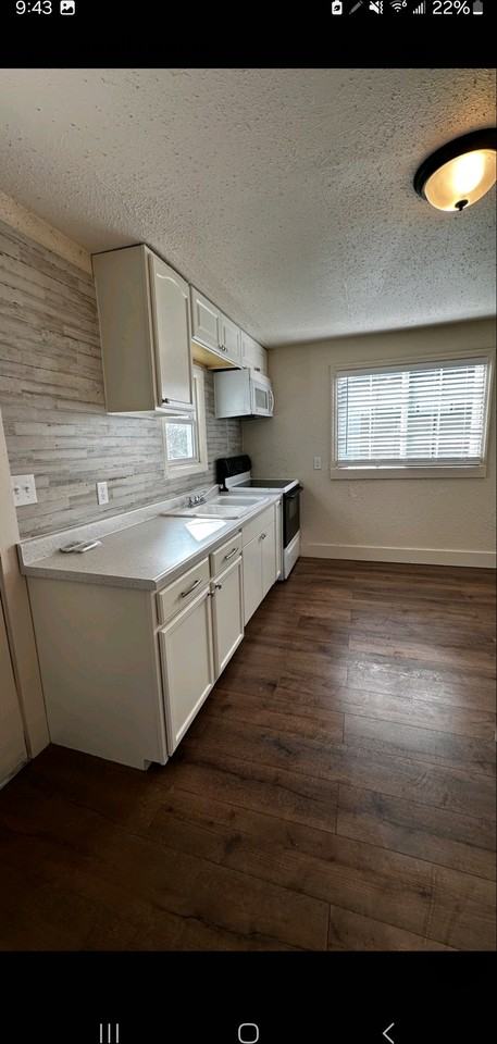 1308 S Lundstrom St #NA - Photo 3 of 5