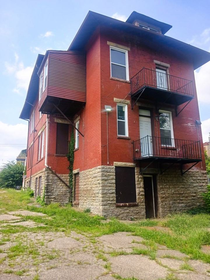 3636 Reading Road - Photo 4 of 37