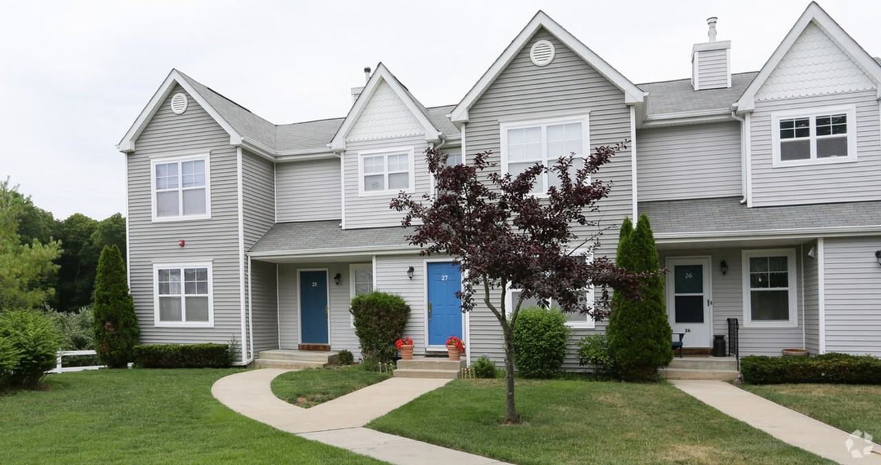 Pinewood Estates - Photo 2 of 4