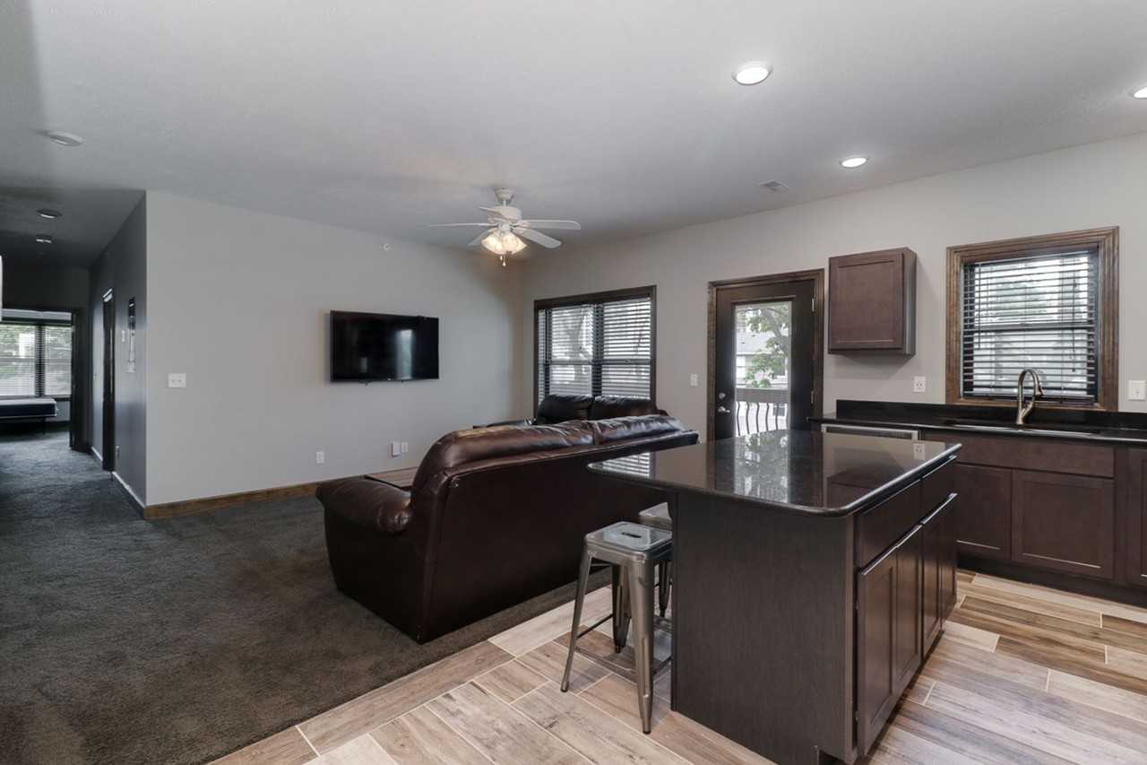 501 Broadway - Photo 2 of 6