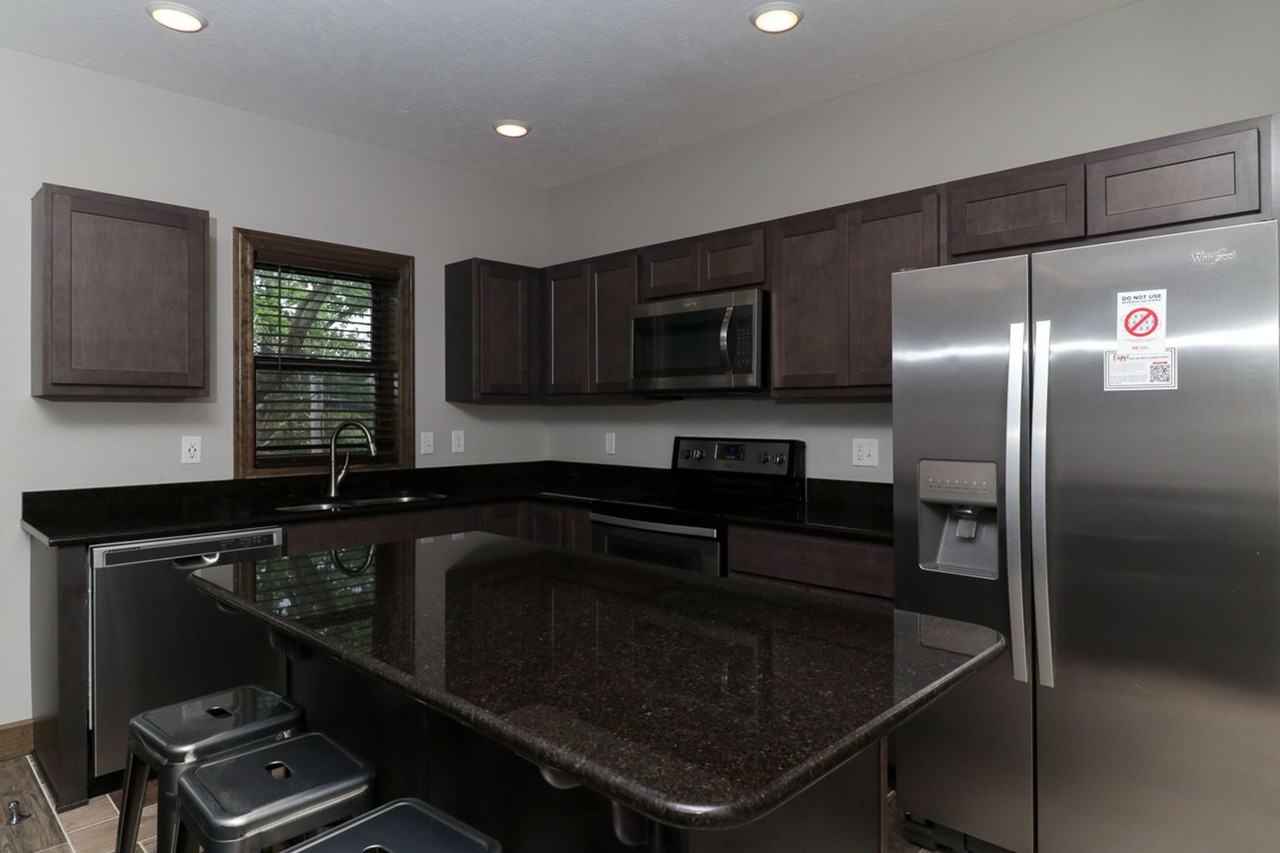 501 Broadway - Photo 3 of 6