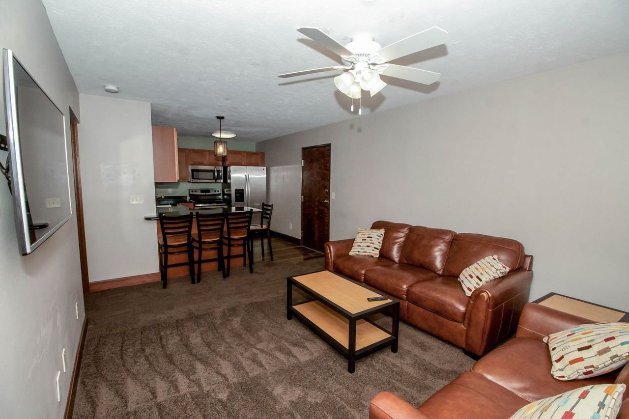 206 W. Mulberry - Photo 2 of 4