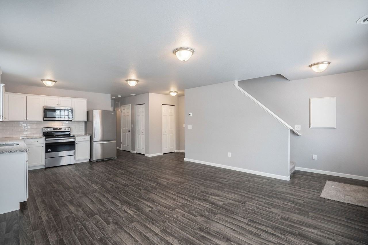 1155 Cass Ave Se - Photo 2 of 18
