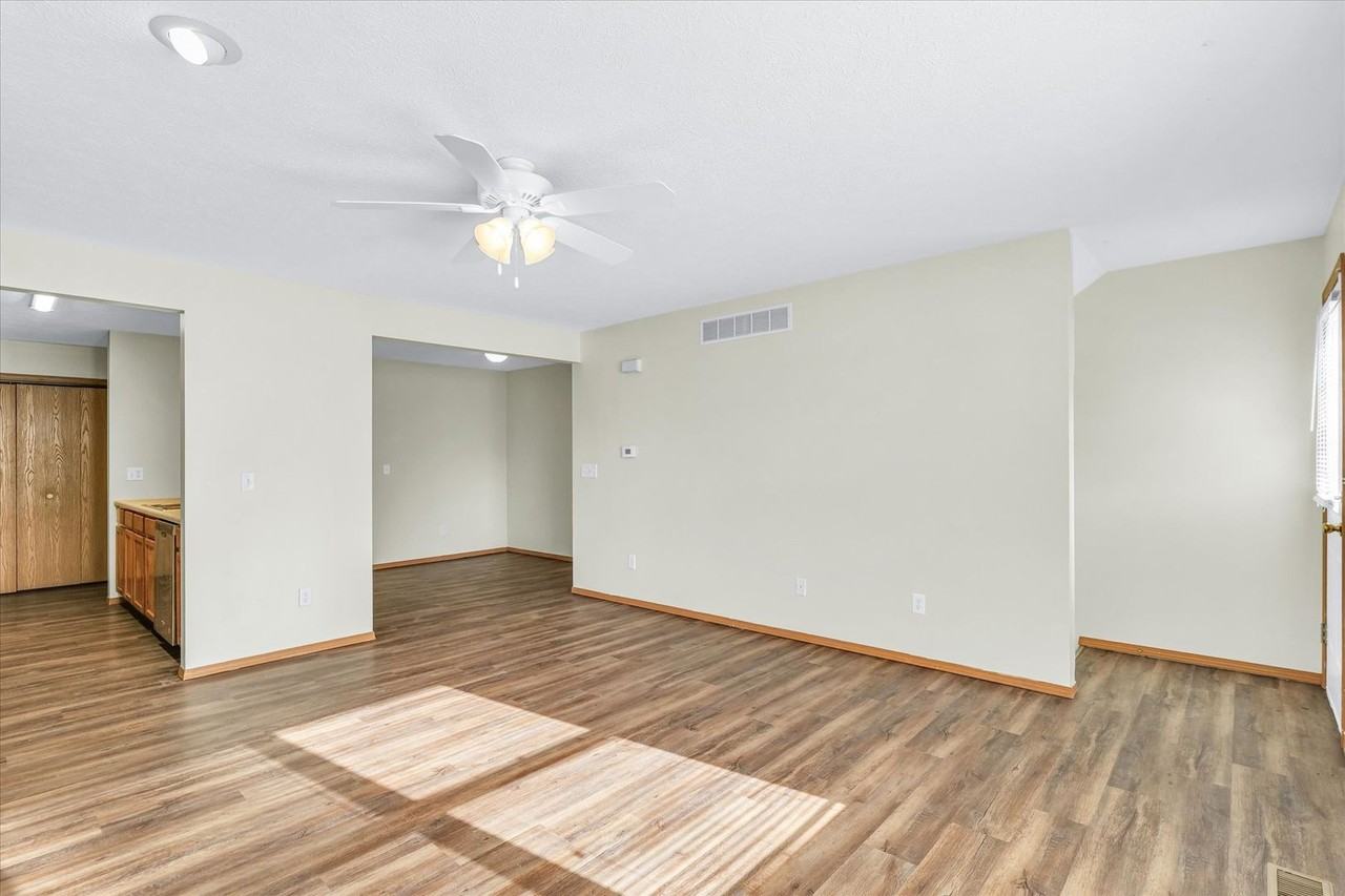 2735 Rainbow Ave - Photo 6 of 31