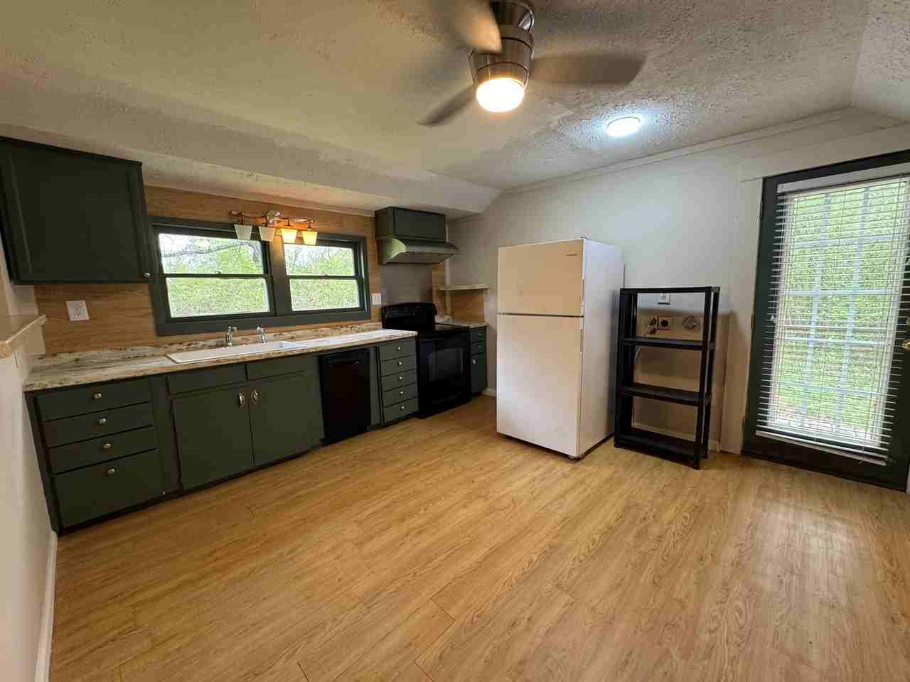 38 Depot St - Photo 7 of 17