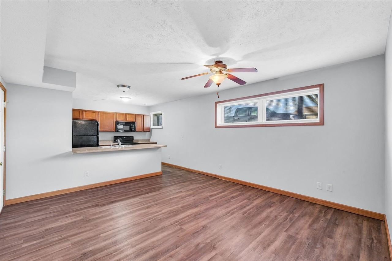 2504 E. Washington - Photo 4 of 35